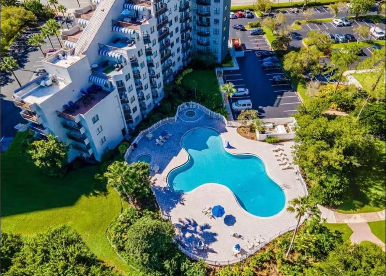 LIVE THE ORLANDO MAGIC ALL YEAR LONG.This fully furnished studio is just minutes away from Universal Epic theme Park in a prime location.Enjoy a vacation-like atmosphere with all utilities included:electricity,water and internet. The studio features two queen beds, a fully equipped kitchen and a bathroom.Plus you'll have access to both indoor and outdoor heated pools, jacuzzi and all amenities of a resort.With restaurants nearby and close to shopping malls, this is a perfect year -round getaway