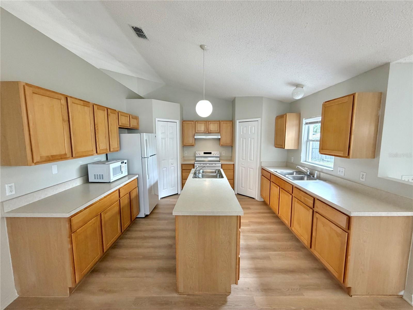 SPRING HILL - Residential Lease