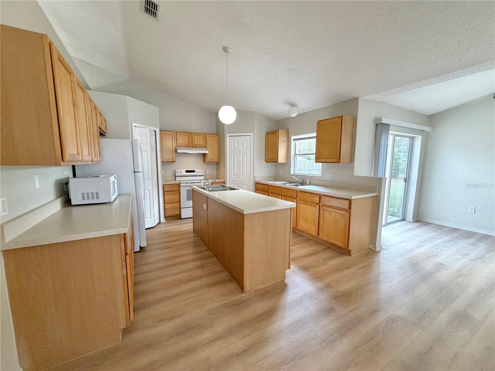 SPRING HILL - Residential Lease