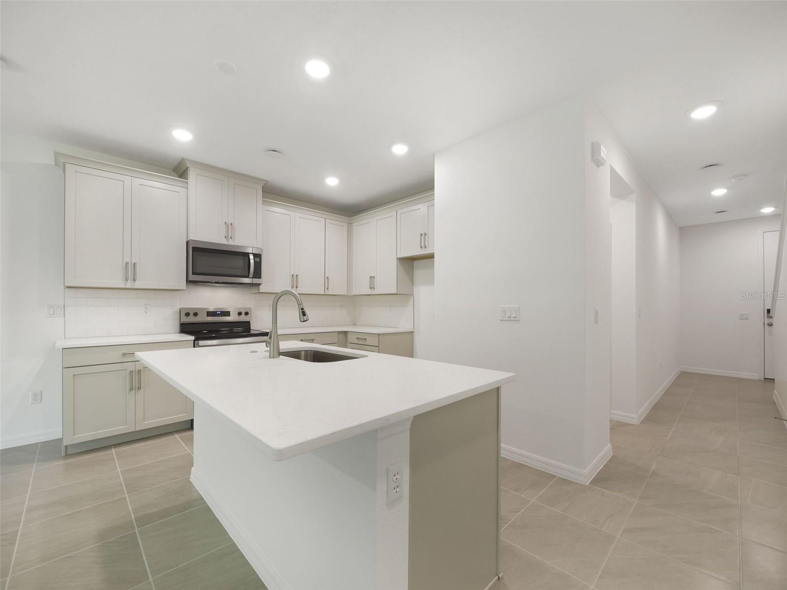 1649 GREENLEAF WOOD COVE