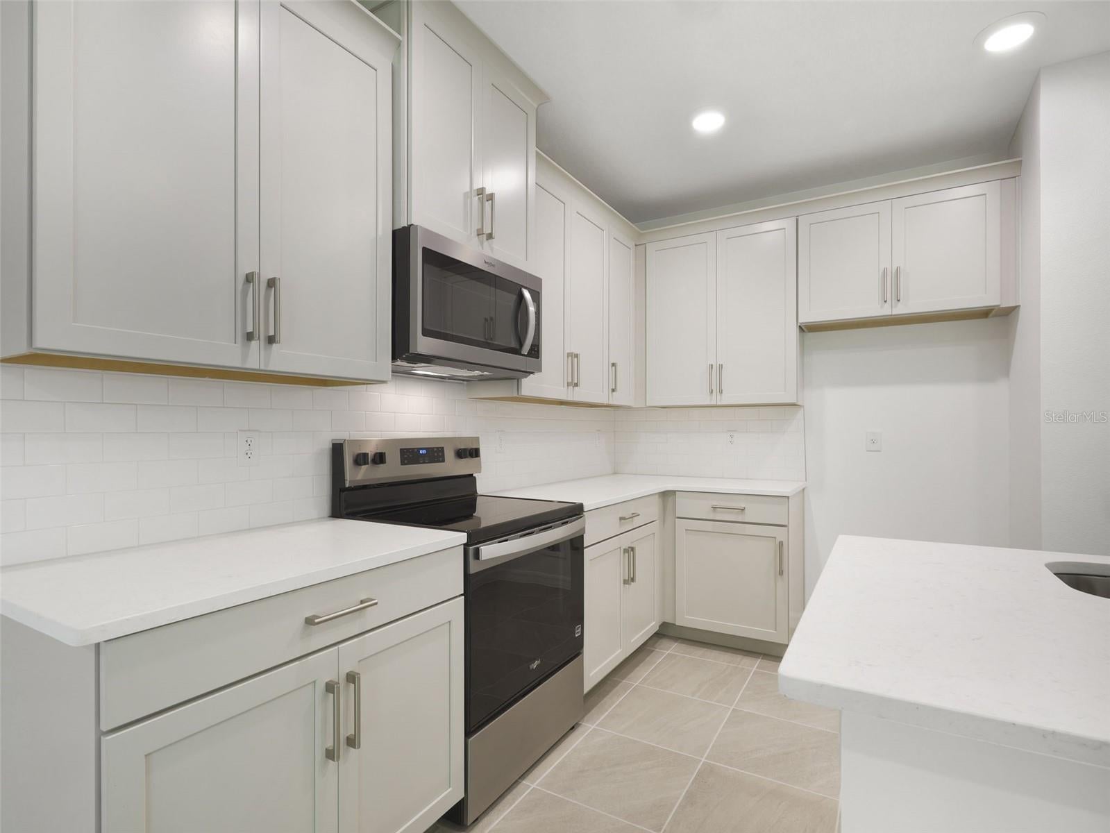 1649 GREENLEAF WOOD COVE