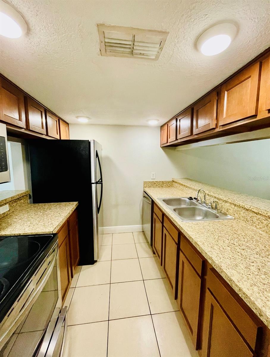 WATERSIDE CONDO III - Residential