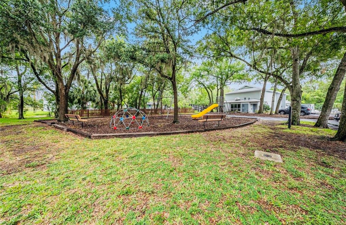 WATERSIDE CONDO III - Residential