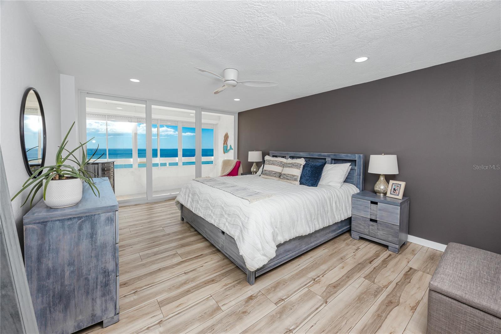 REDINGTON TOWERS 3 CONDO - Residential