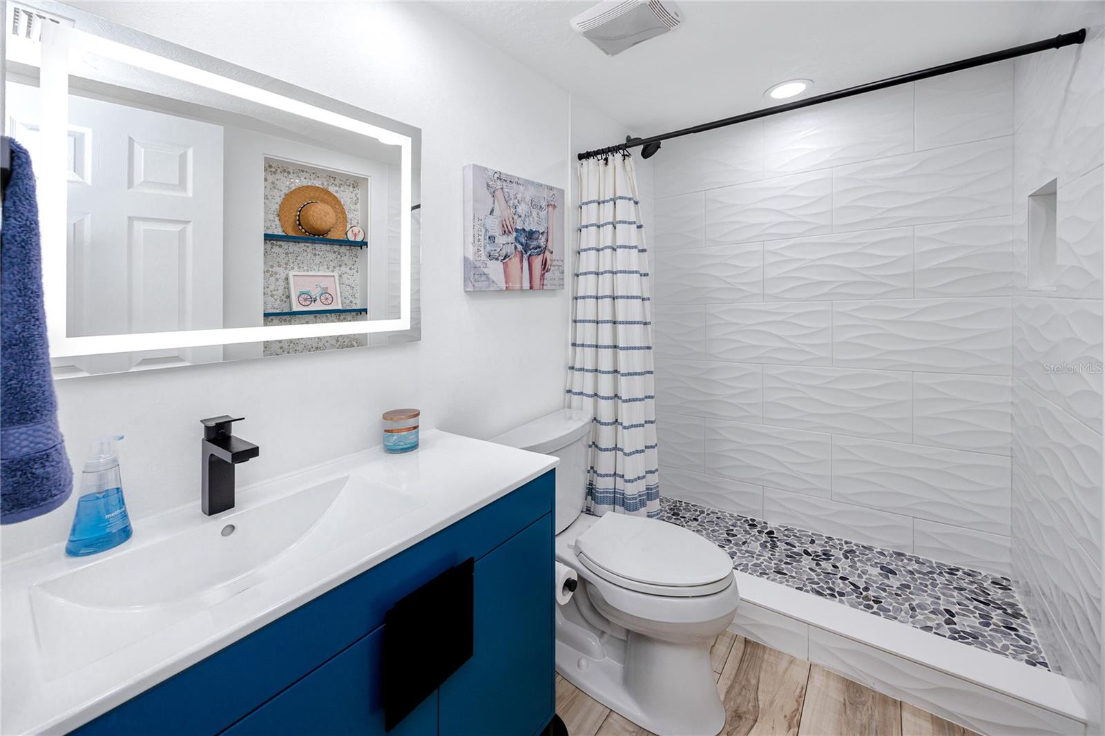 REDINGTON TOWERS 3 CONDO - Residential