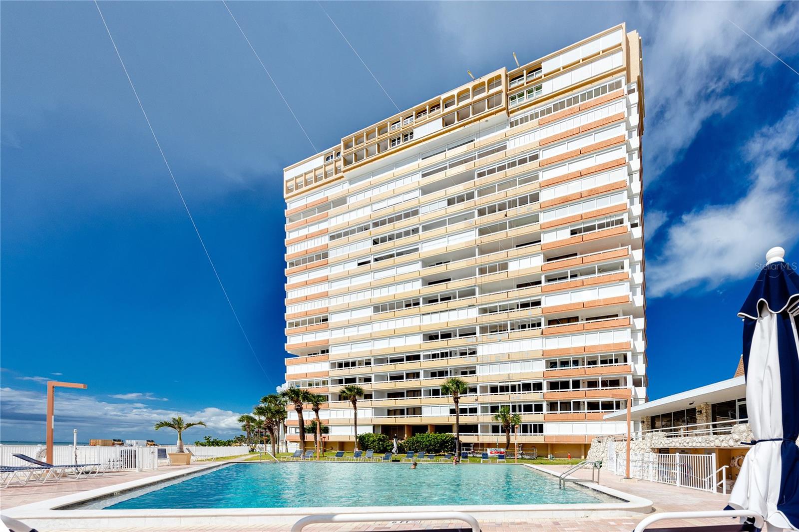 REDINGTON TOWERS 3 CONDO - Residential