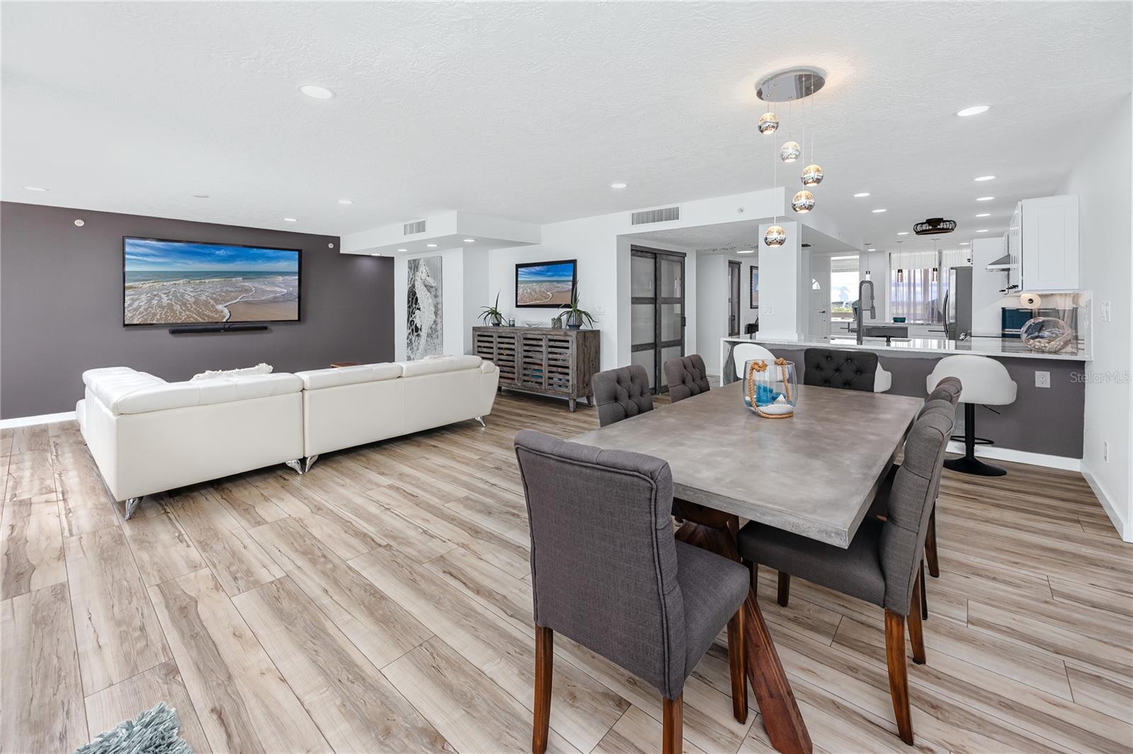 REDINGTON TOWERS 3 CONDO - Residential