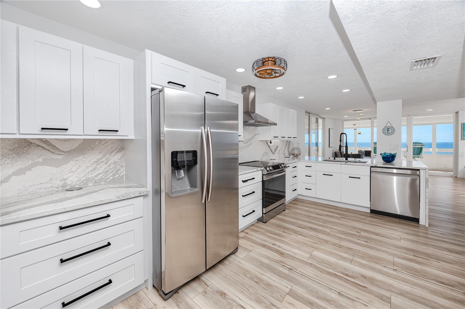 REDINGTON TOWERS 3 CONDO - Residential