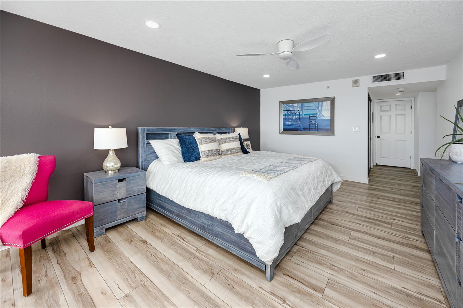 REDINGTON TOWERS 3 CONDO - Residential