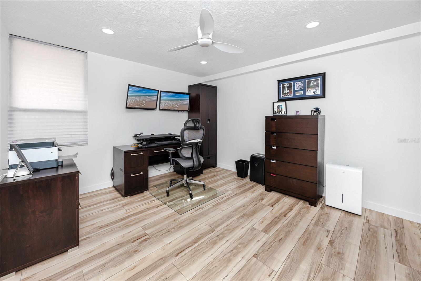 REDINGTON TOWERS 3 CONDO - Residential