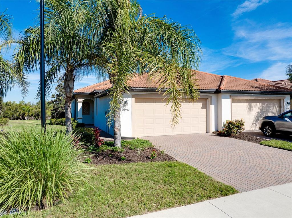 Photo of 23952 Skyflower Court, Venice, FL 34293 (MLS # N6141904)