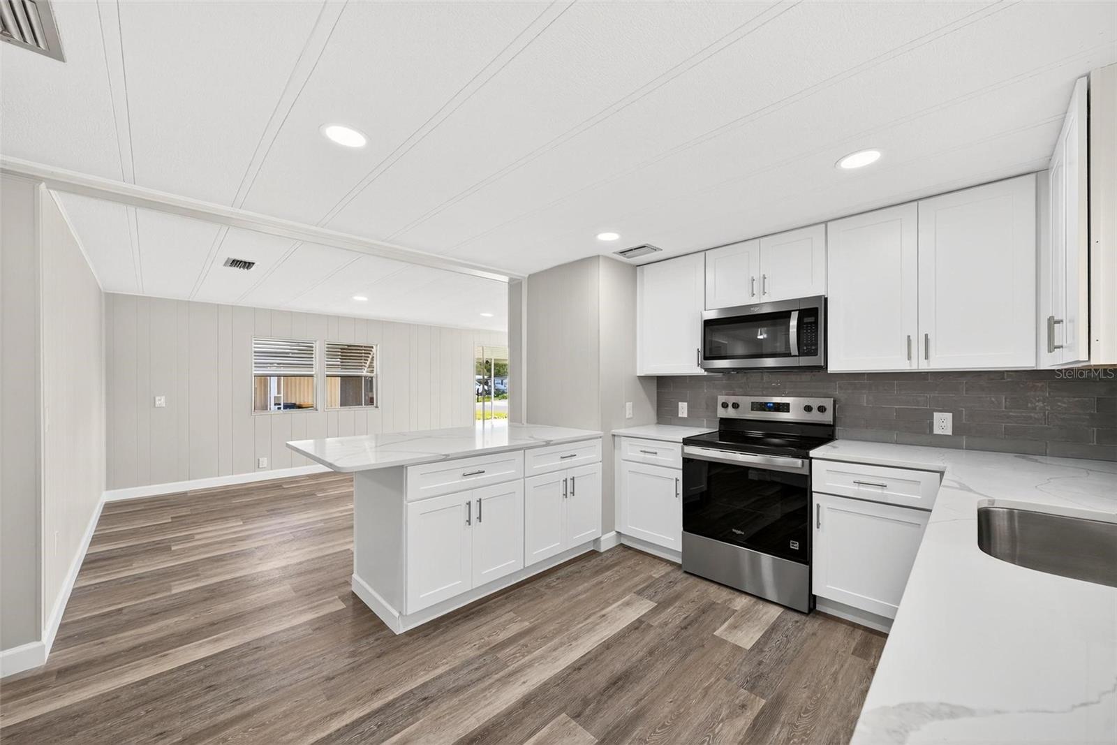 TAVARES LAKE FRANCES ESTATES - Residential