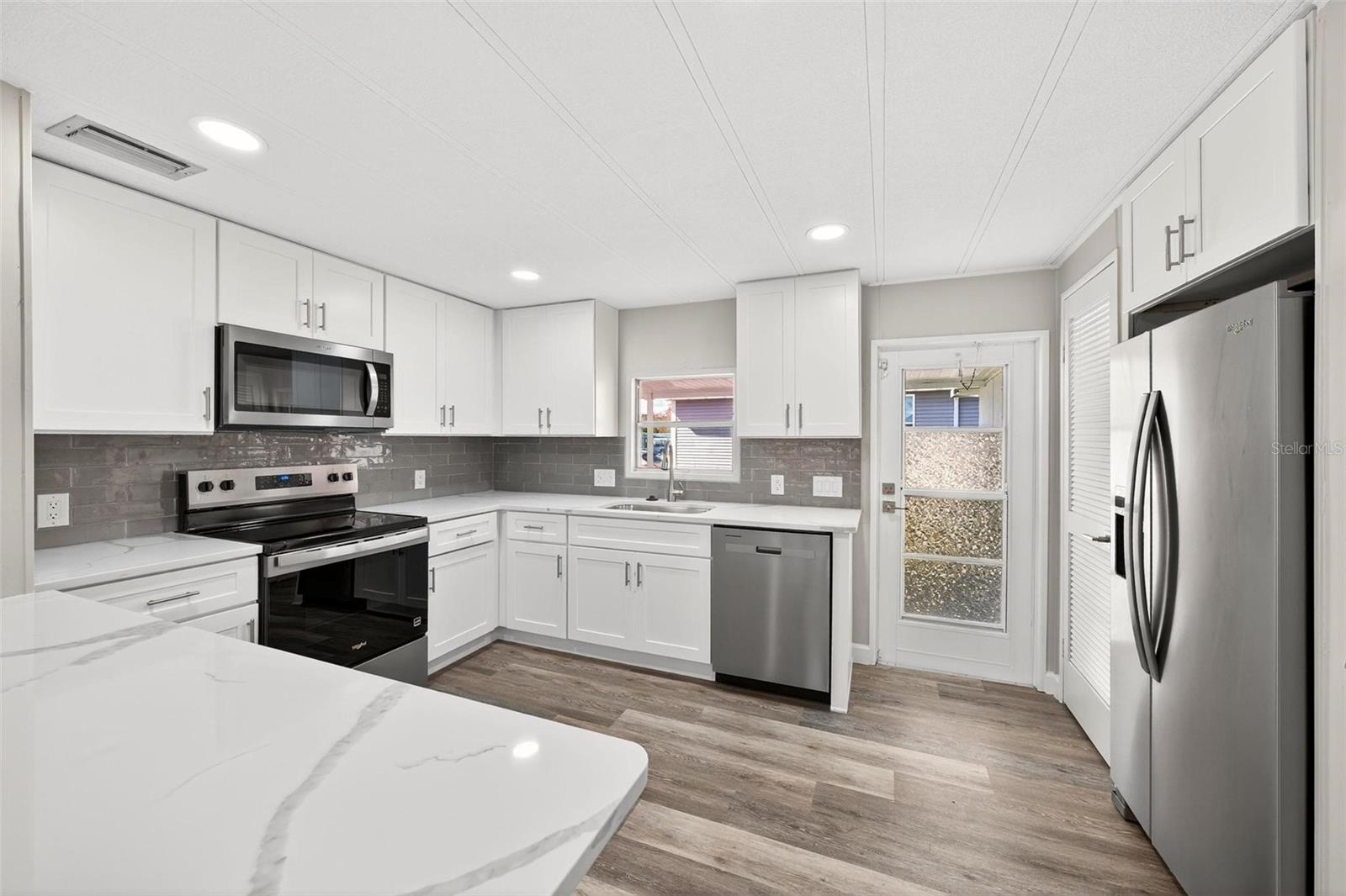 TAVARES LAKE FRANCES ESTATES - Residential