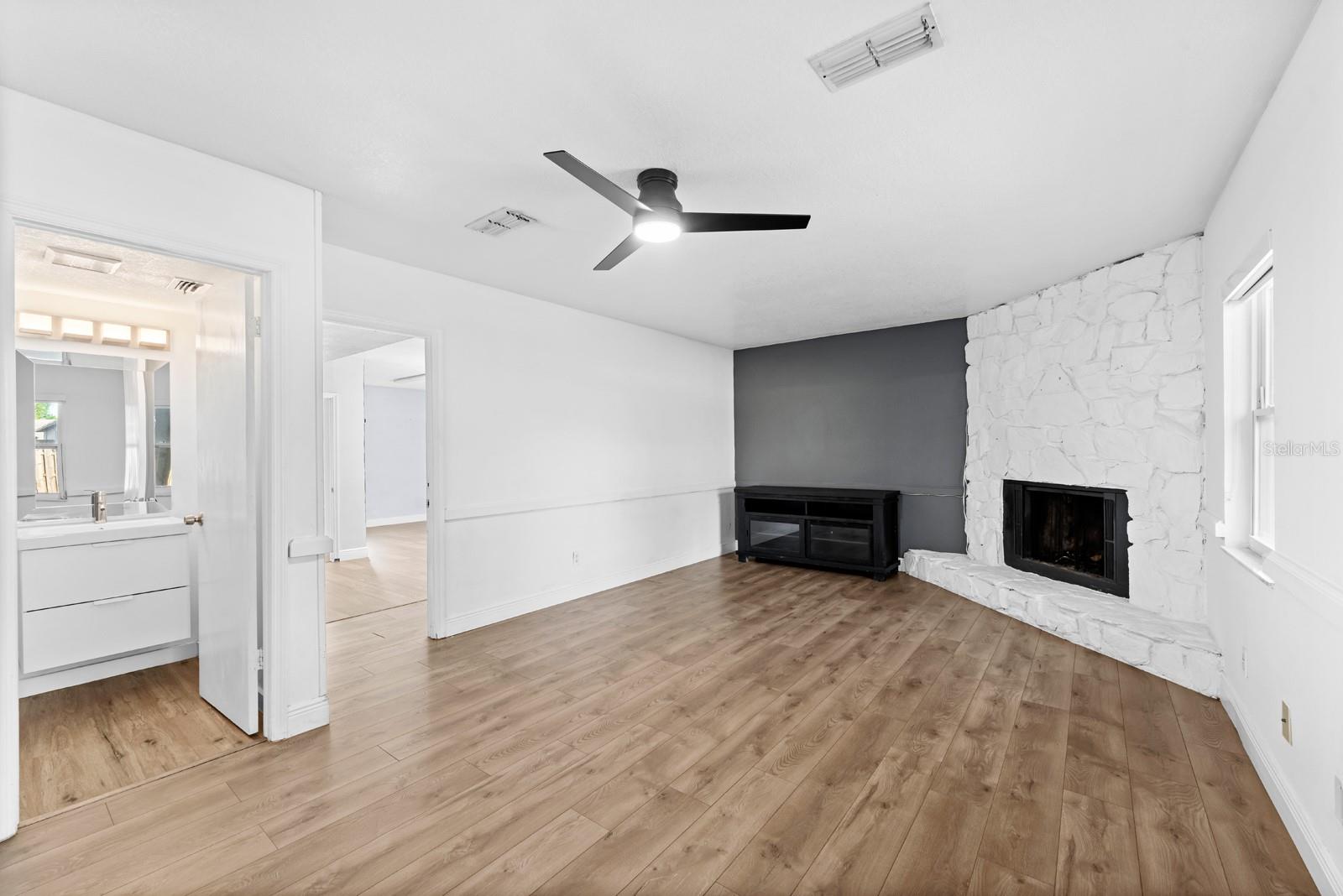 A REP OF LAS BRISAS & LAS - Residential