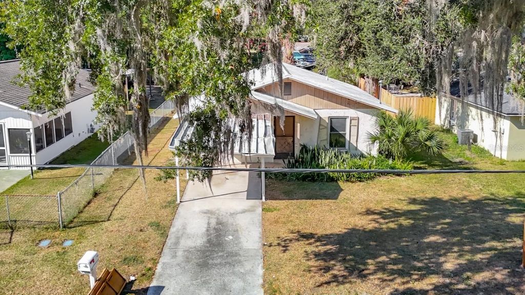 Photo of 1807 N Barnes Street, Plant City, FL 33563 (MLS # O6361952)