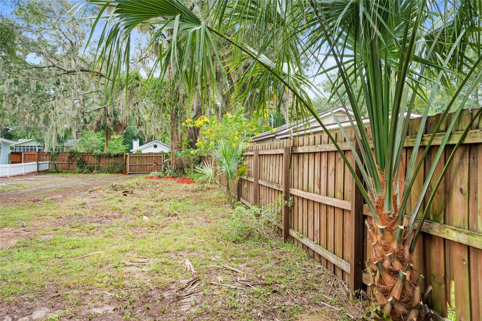 MOUNT DORA OAKWOOD - Residential Lease