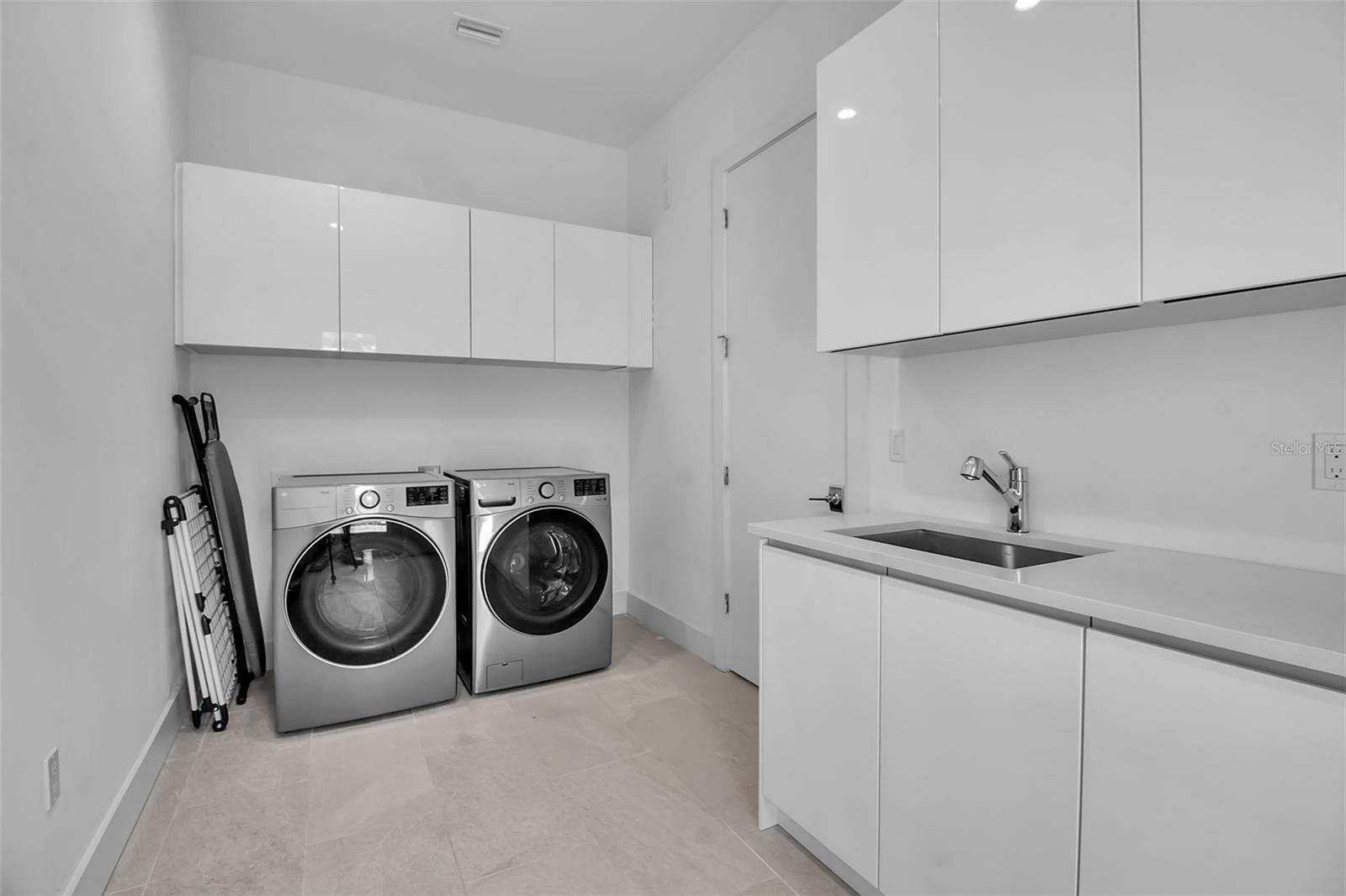 POMS PARK 3 - Residential Lease