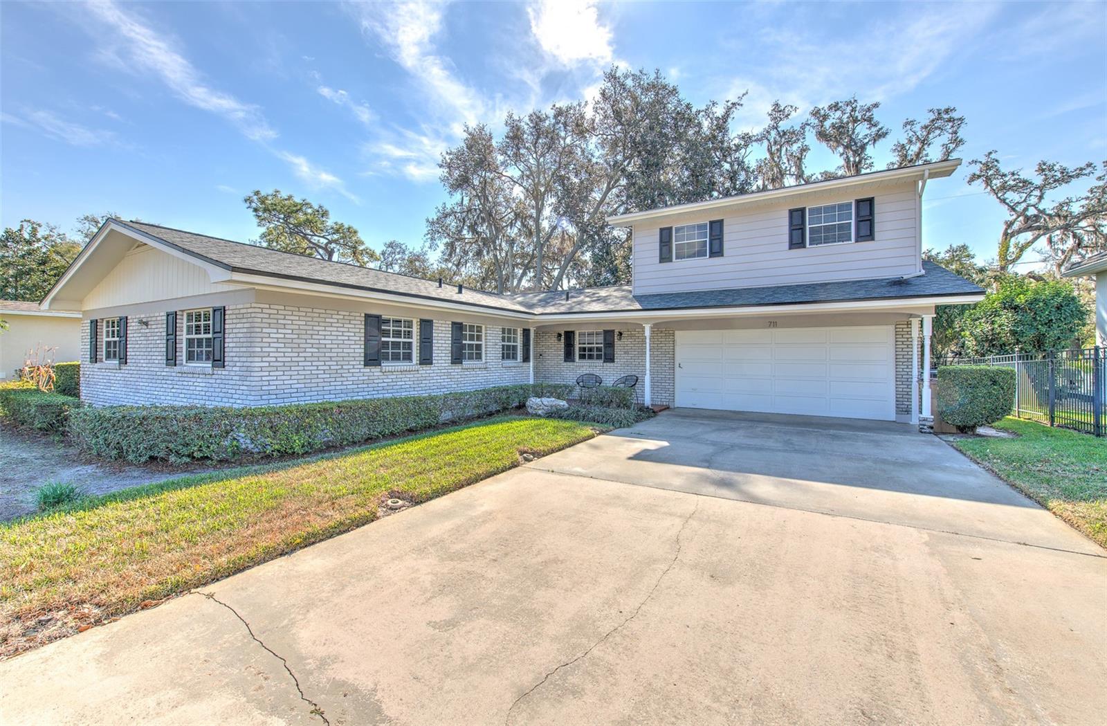 711 BANNOCKBURN AVENUE