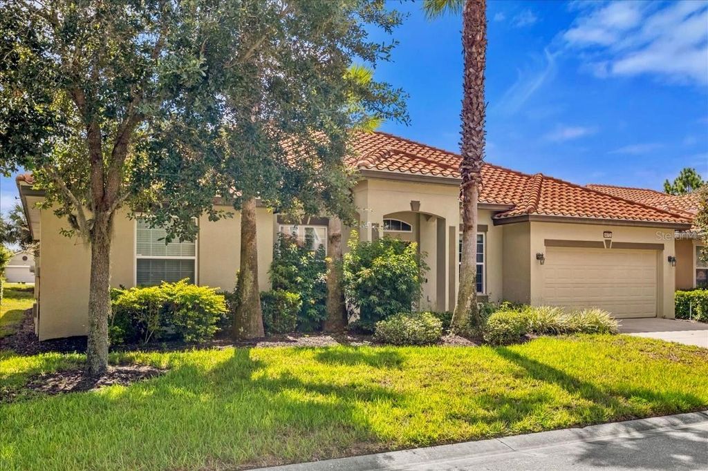 Photo of 4072 Oaktree Drive, Davenport, FL 33837 (MLS # O6375342)