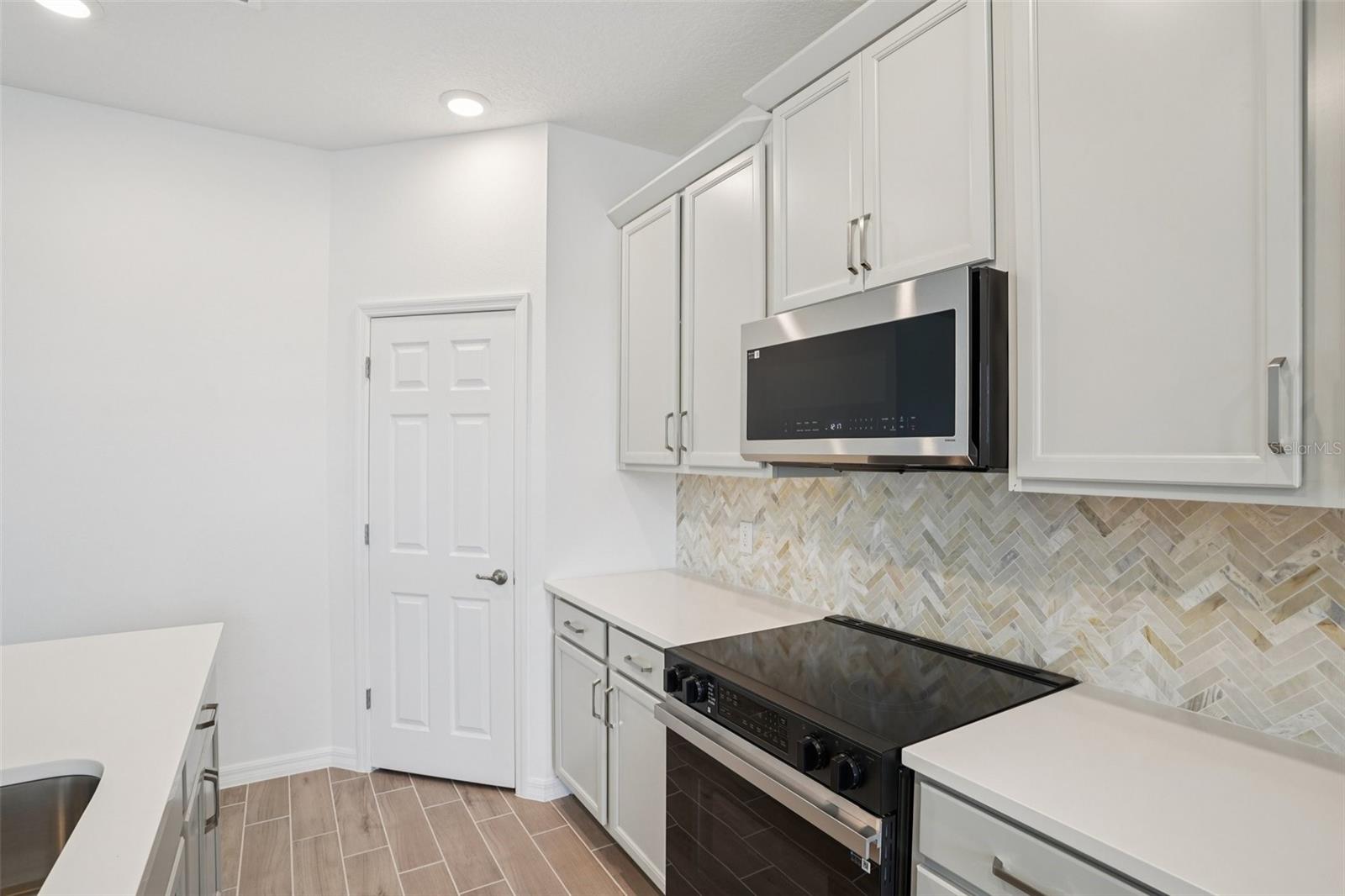 700 FARFIELDS STREET