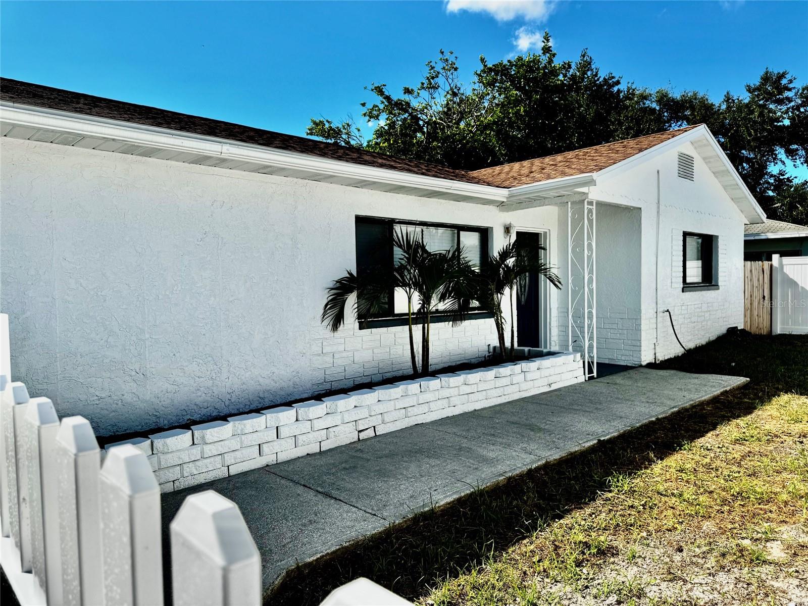 LAKE PEARL ESTATES - Residential Lease