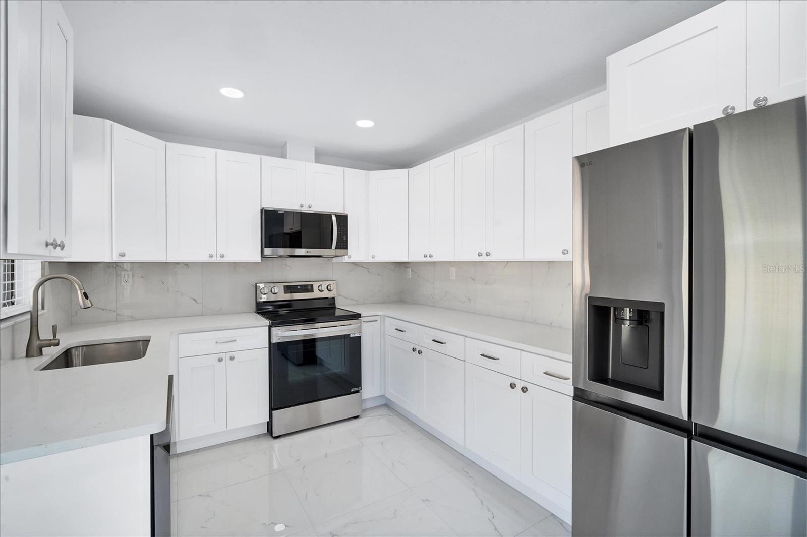 LAKE PEARL ESTATES - Residential Lease