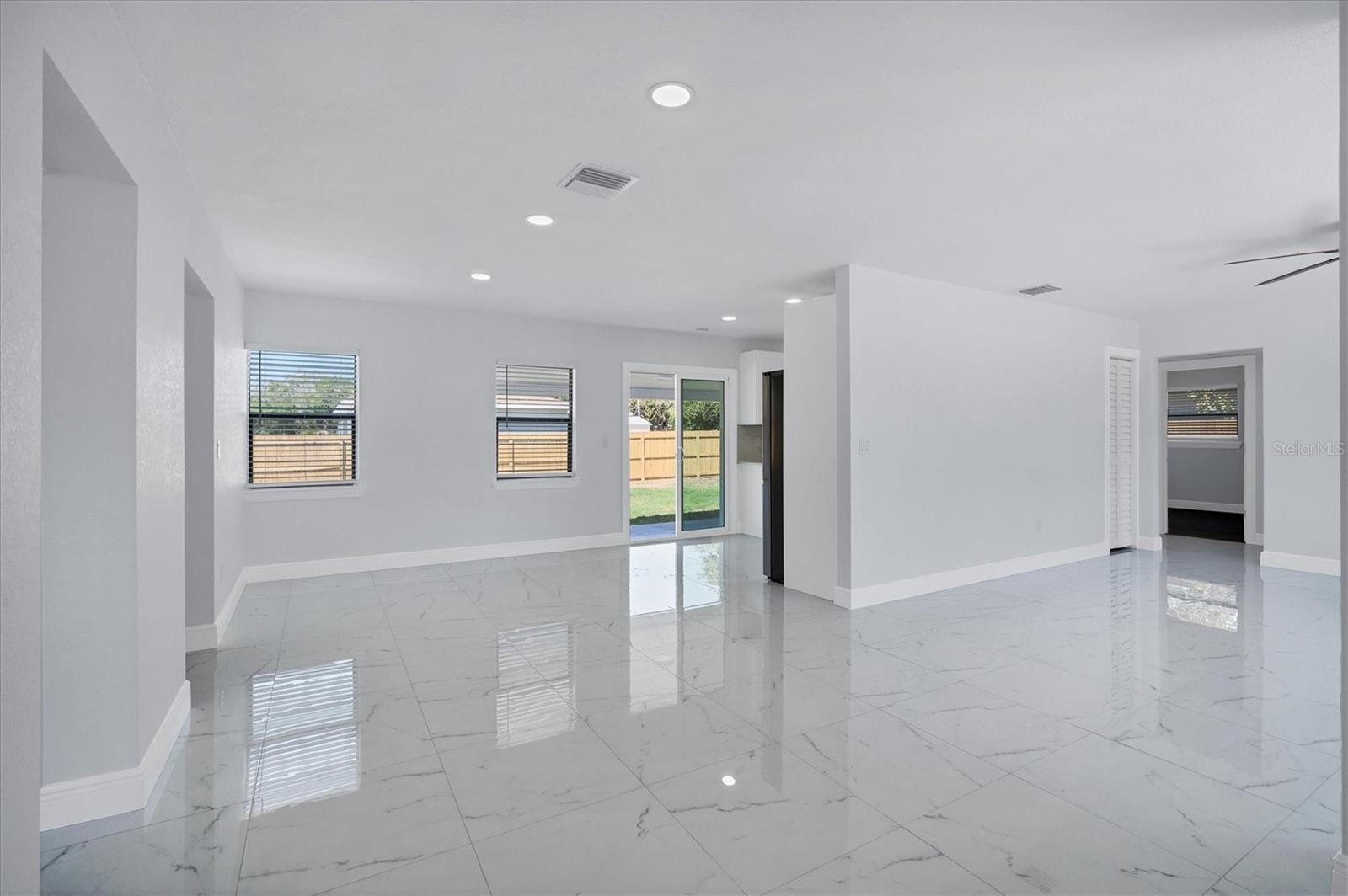 LAKE PEARL ESTATES - Residential Lease