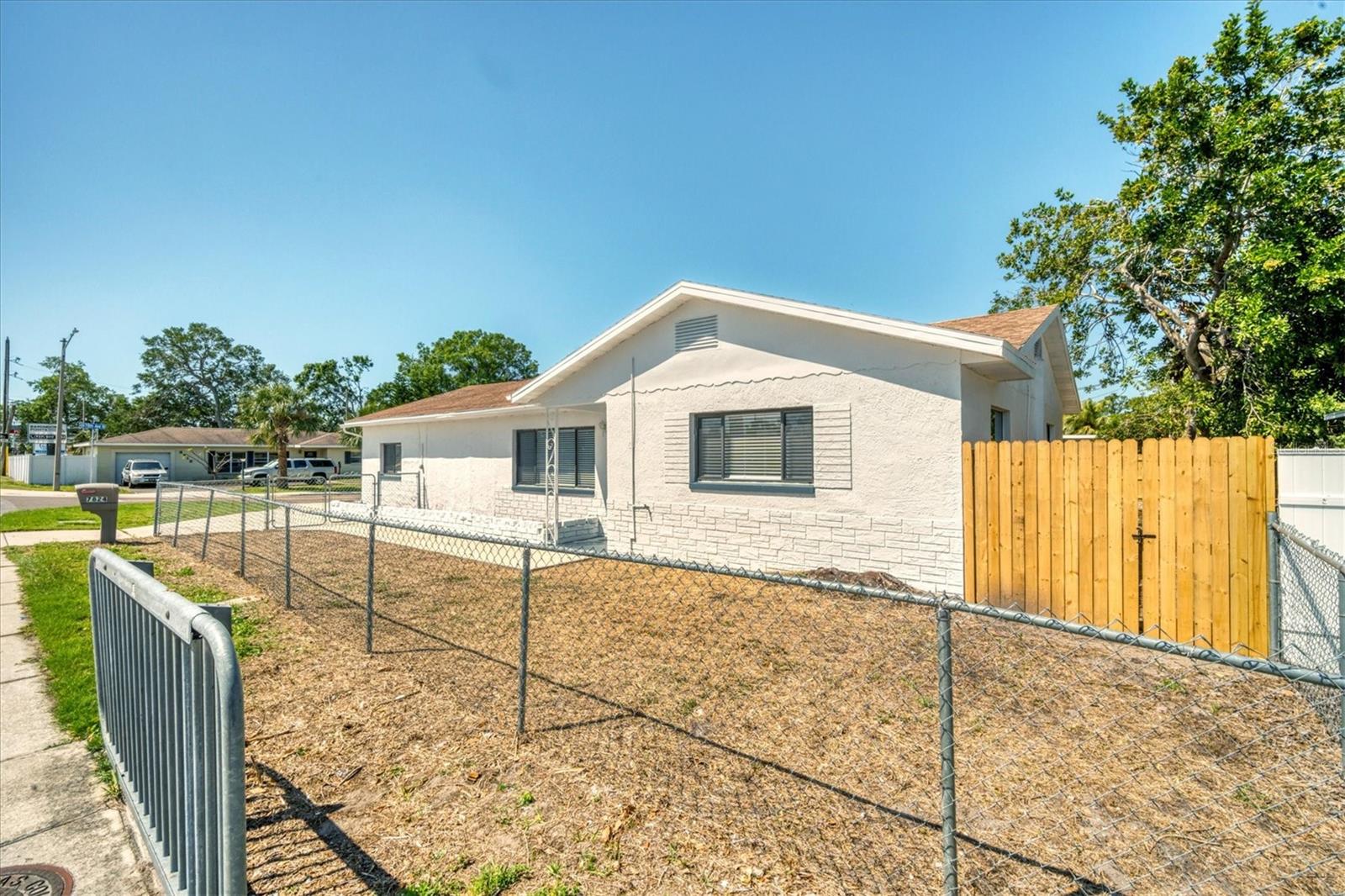 LAKE PEARL ESTATES - Residential Lease