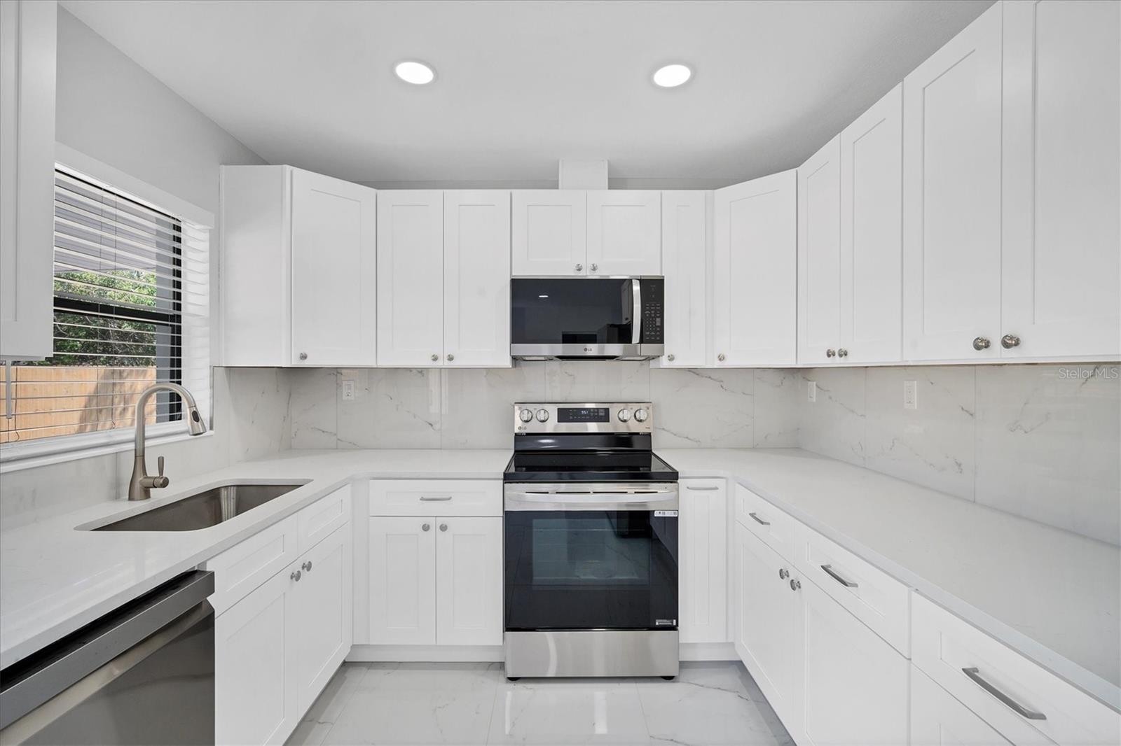 LAKE PEARL ESTATES - Residential Lease