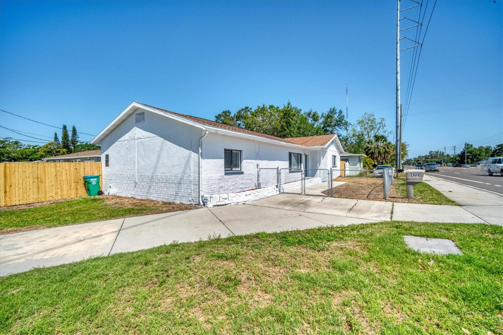 LAKE PEARL ESTATES - Residential Lease