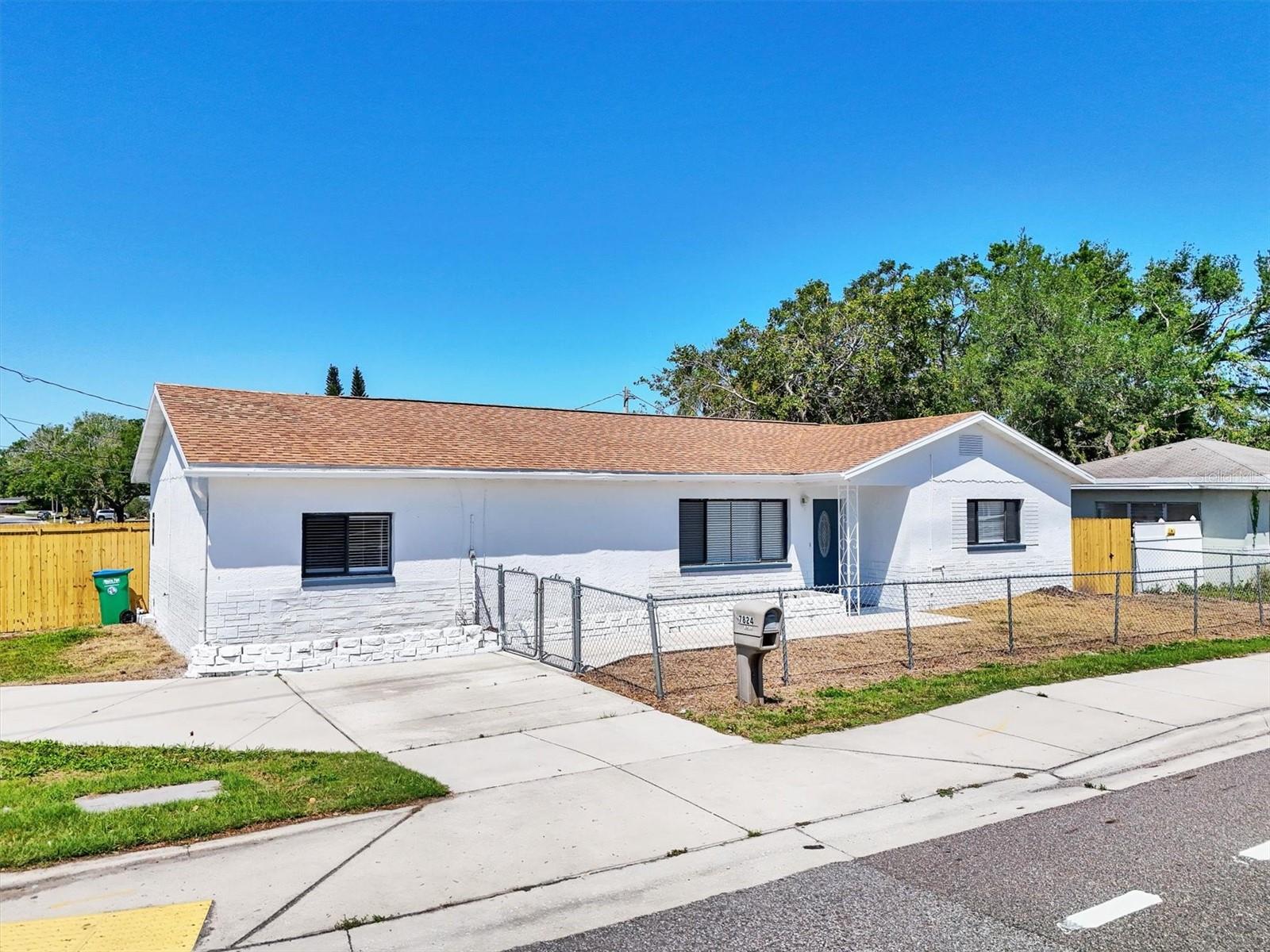 LAKE PEARL ESTATES - Residential Lease