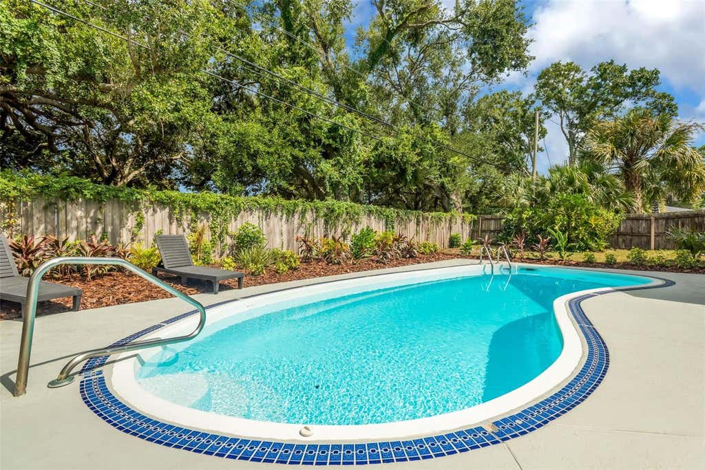 Photo of 15065 Newport Road, Clearwater, FL 33764 (MLS # TB8537674)