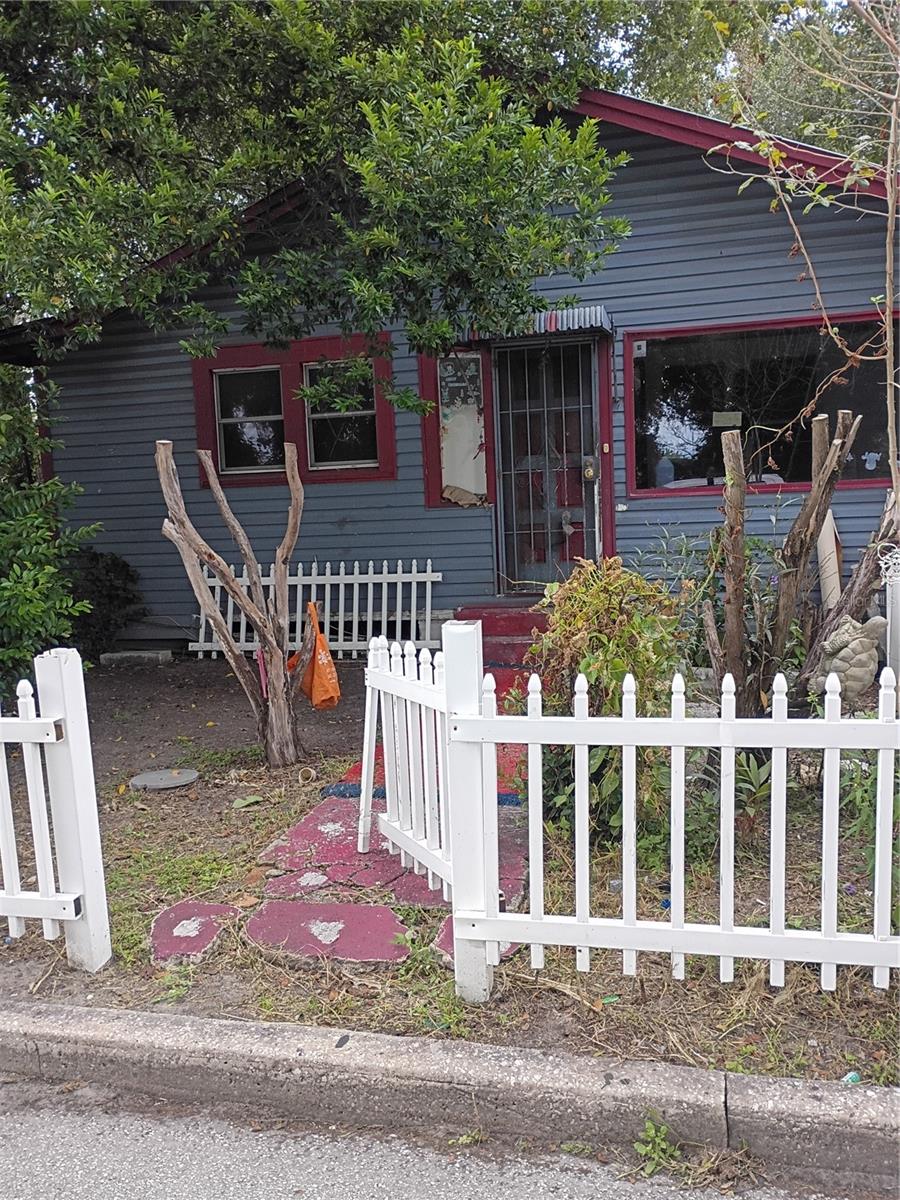 Photo of 1043 W Jefferson Street, Orlando, FL 32805 (MLS # O6453776)