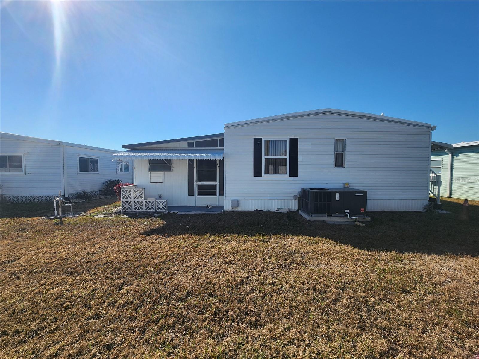 PALM LAKE ESTATES - Residential