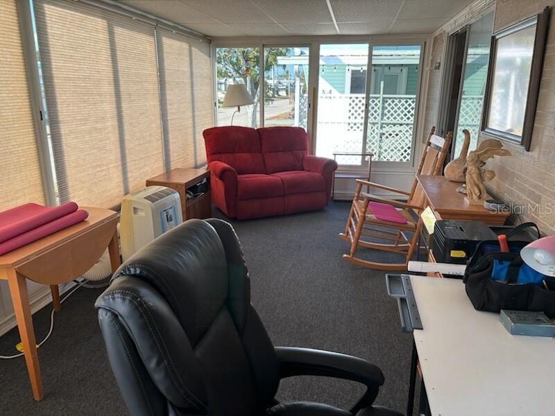 PALM LAKE ESTATES - Residential