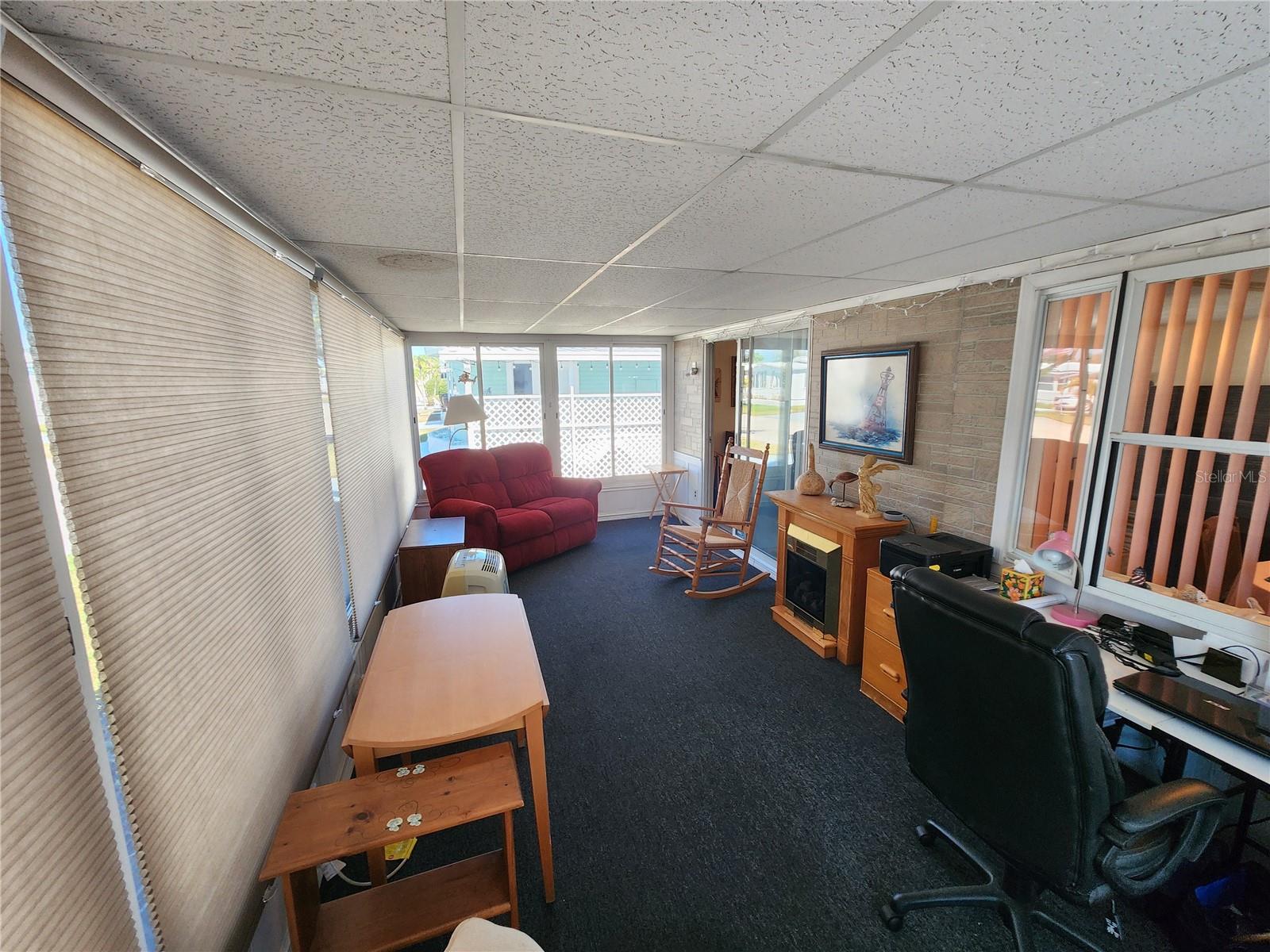 PALM LAKE ESTATES - Residential