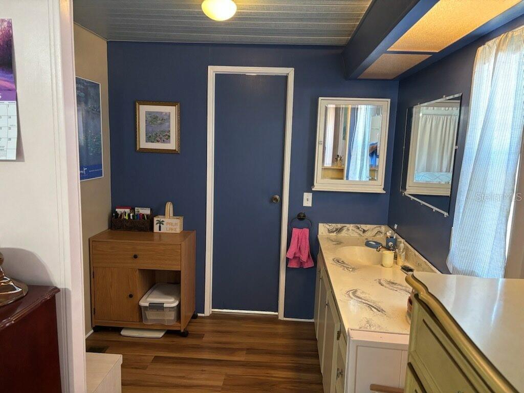 PALM LAKE ESTATES - Residential