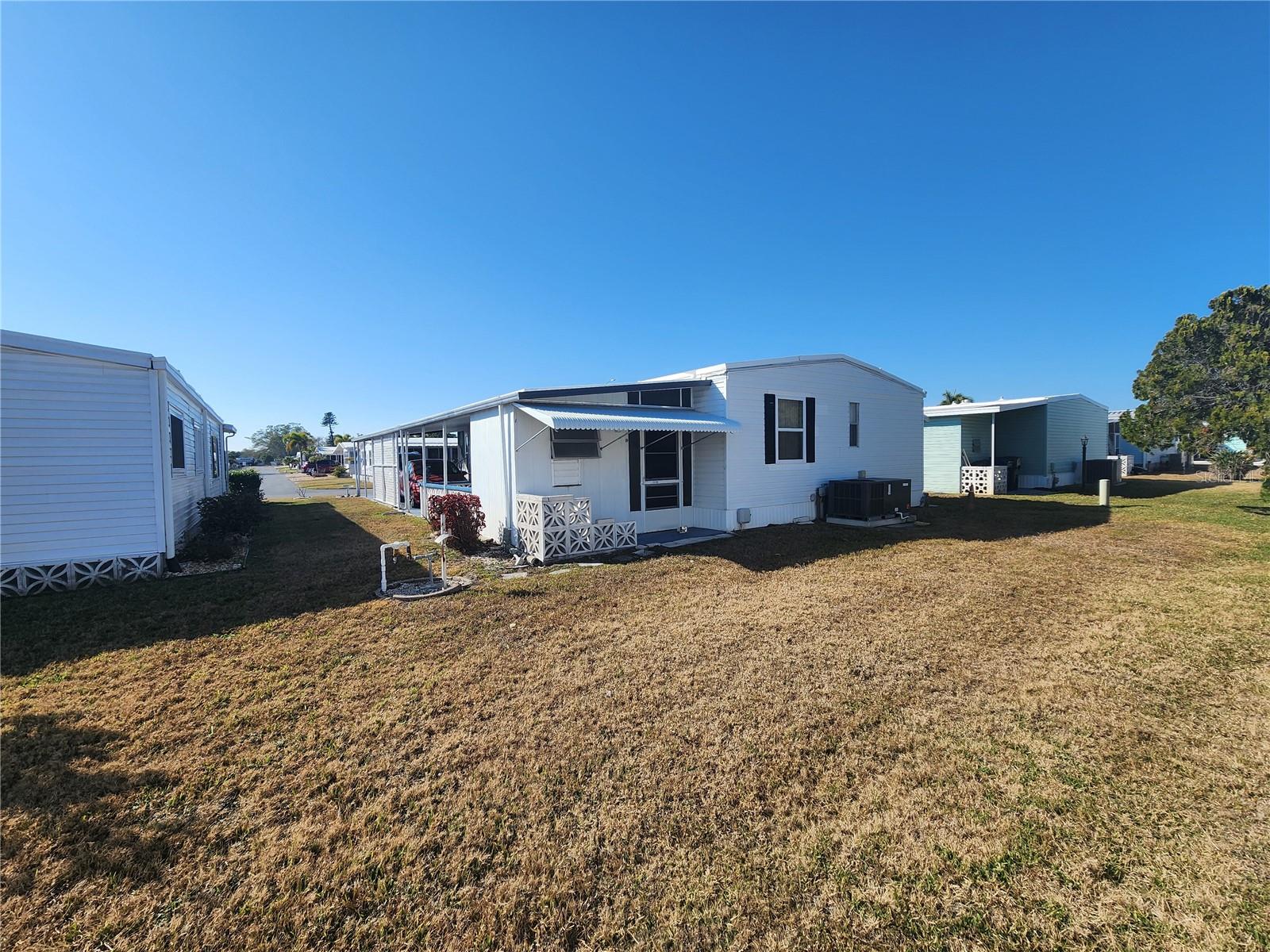 PALM LAKE ESTATES - Residential