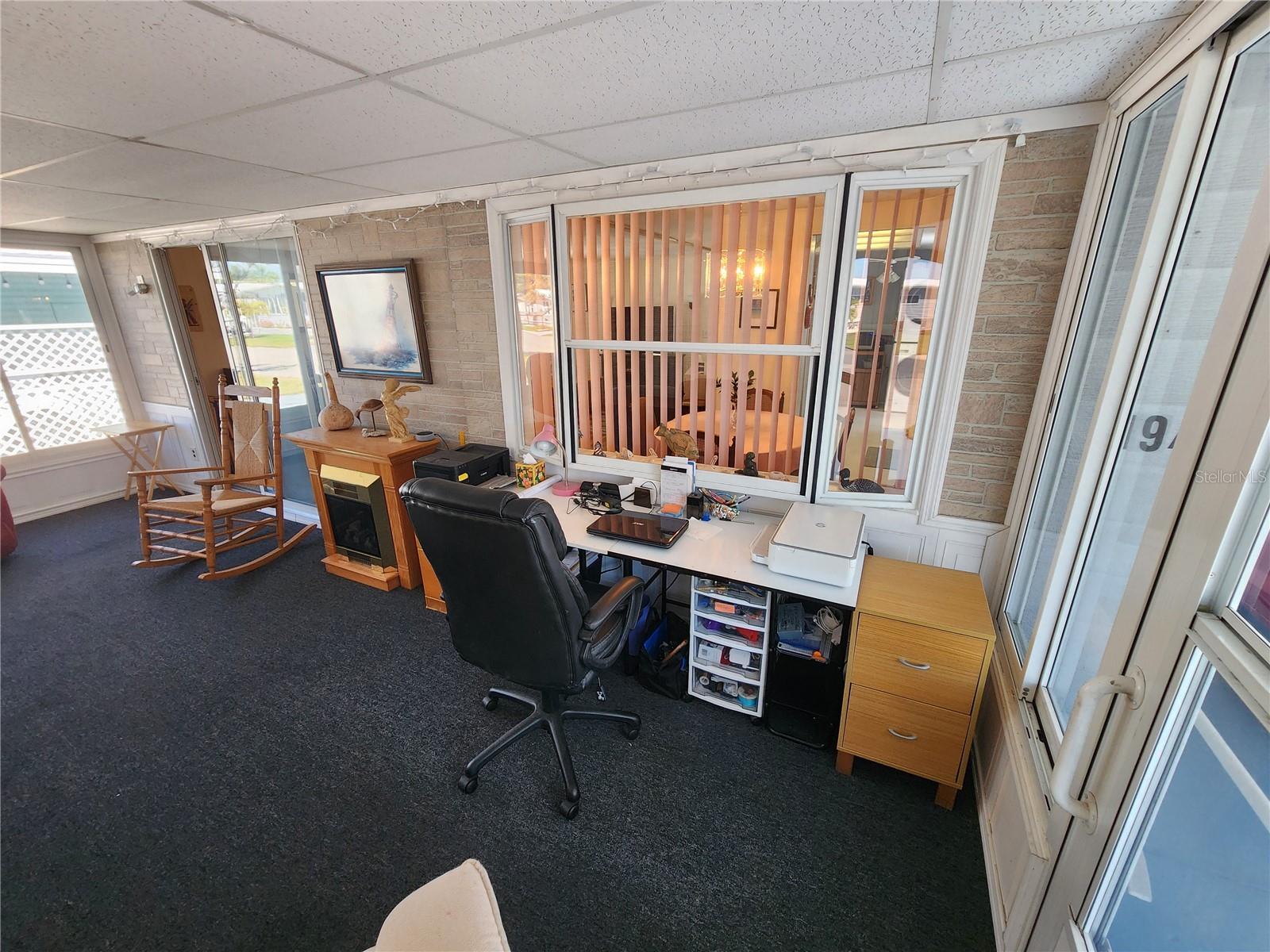 PALM LAKE ESTATES - Residential