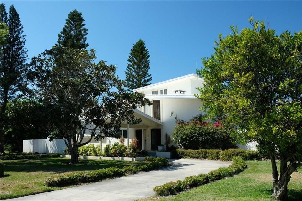 SAPPHIRE SHORES - Residential