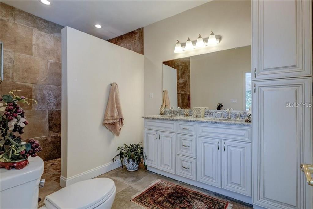 SAPPHIRE SHORES - Residential