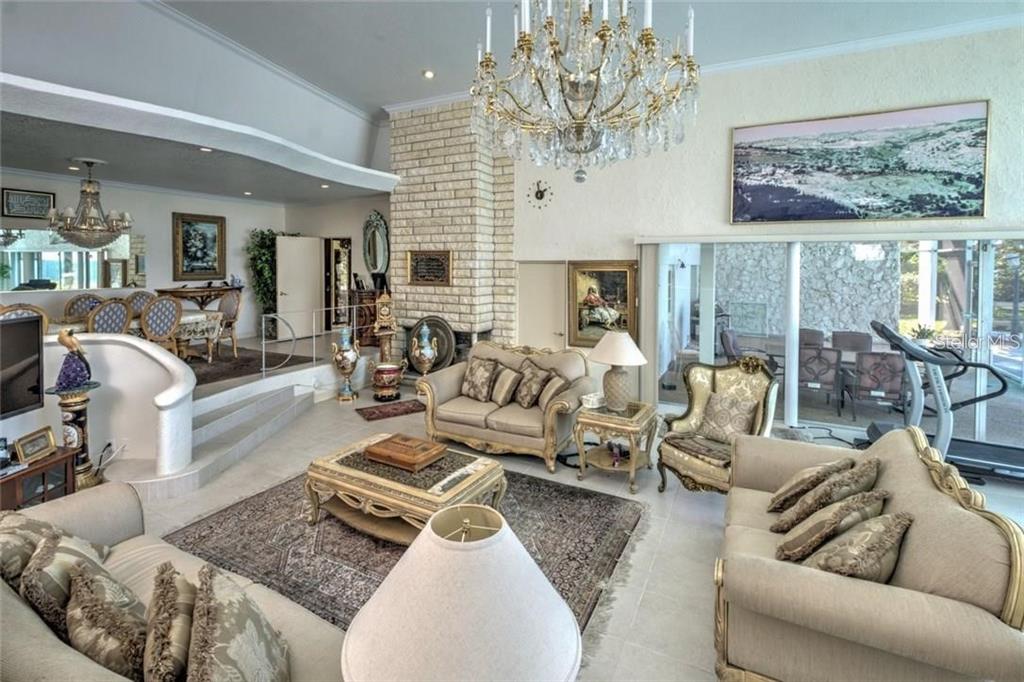 SAPPHIRE SHORES - Residential