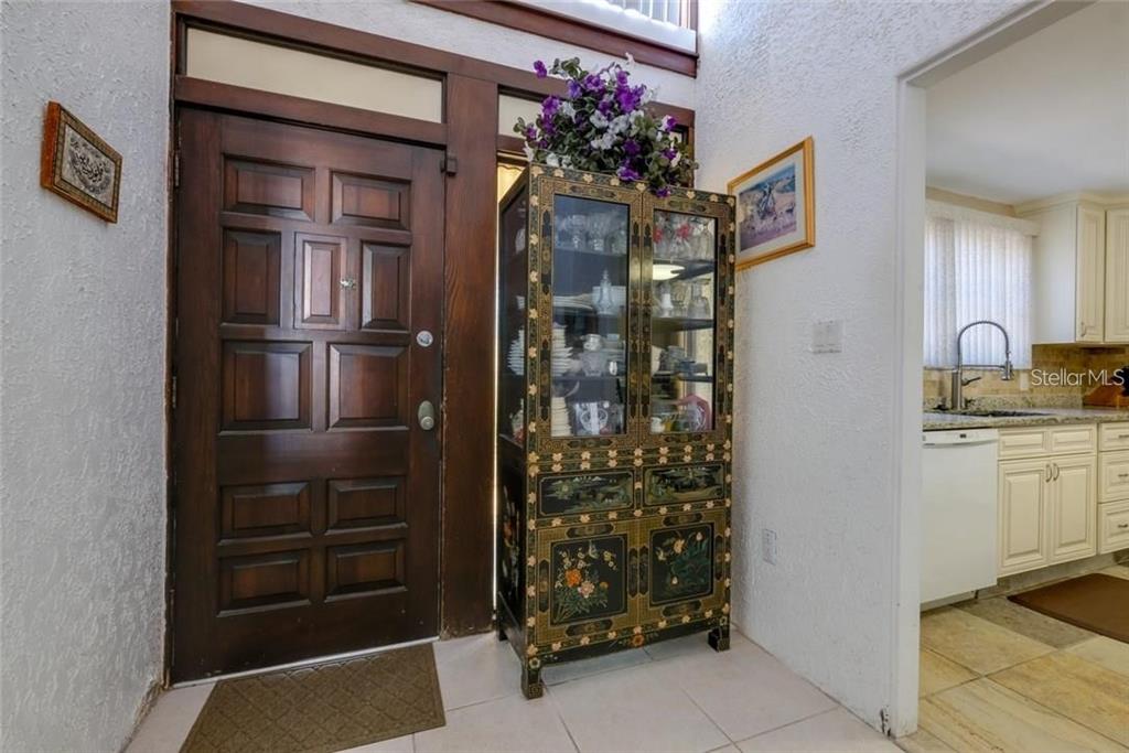 SAPPHIRE SHORES - Residential