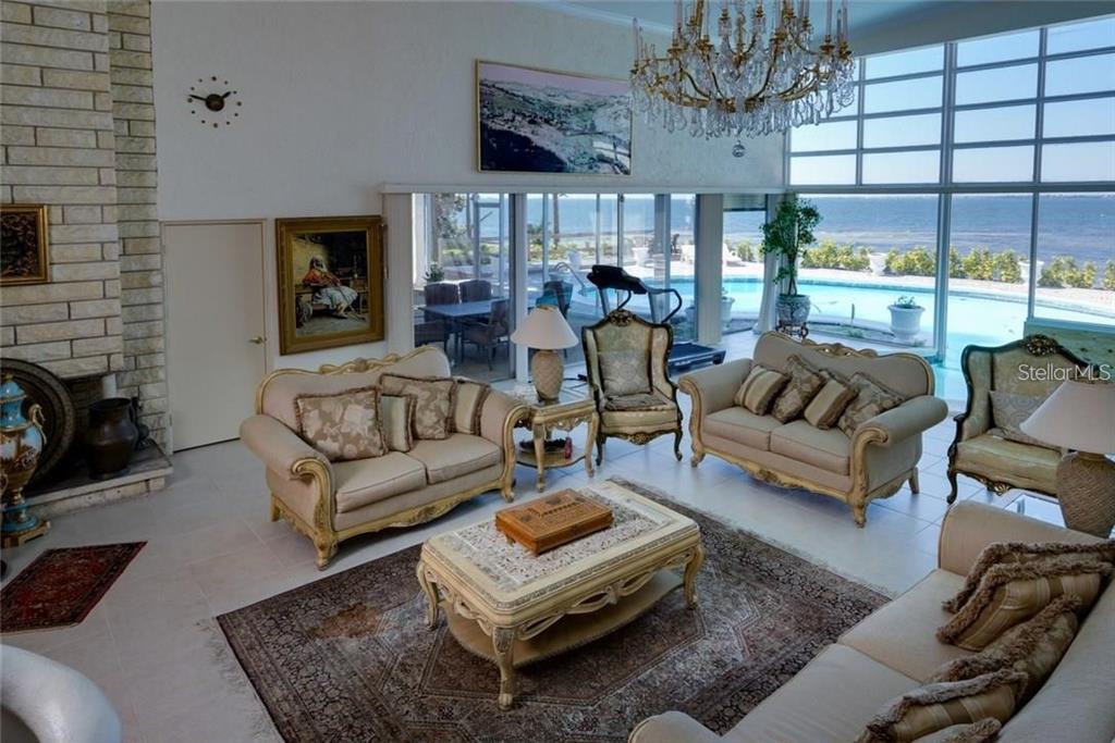 SAPPHIRE SHORES - Residential