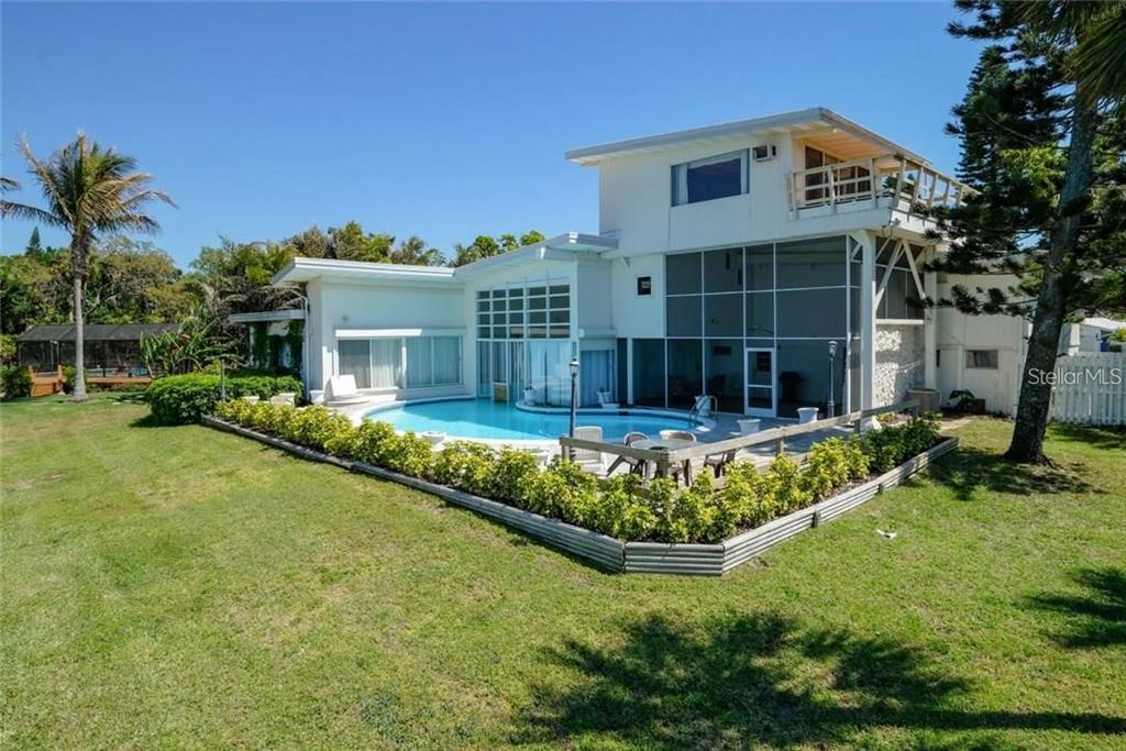 SAPPHIRE SHORES - Residential