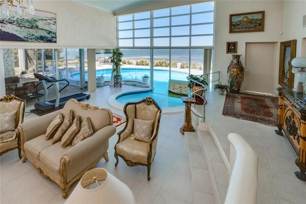 SAPPHIRE SHORES - Residential