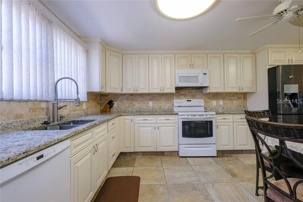 SAPPHIRE SHORES - Residential