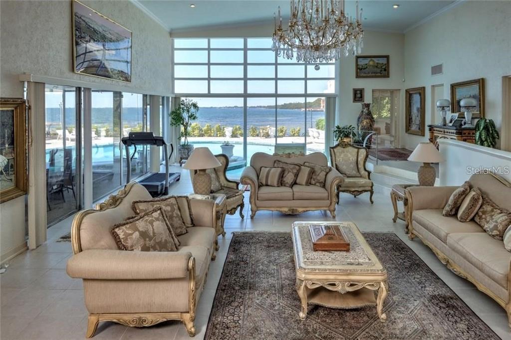 SAPPHIRE SHORES - Residential