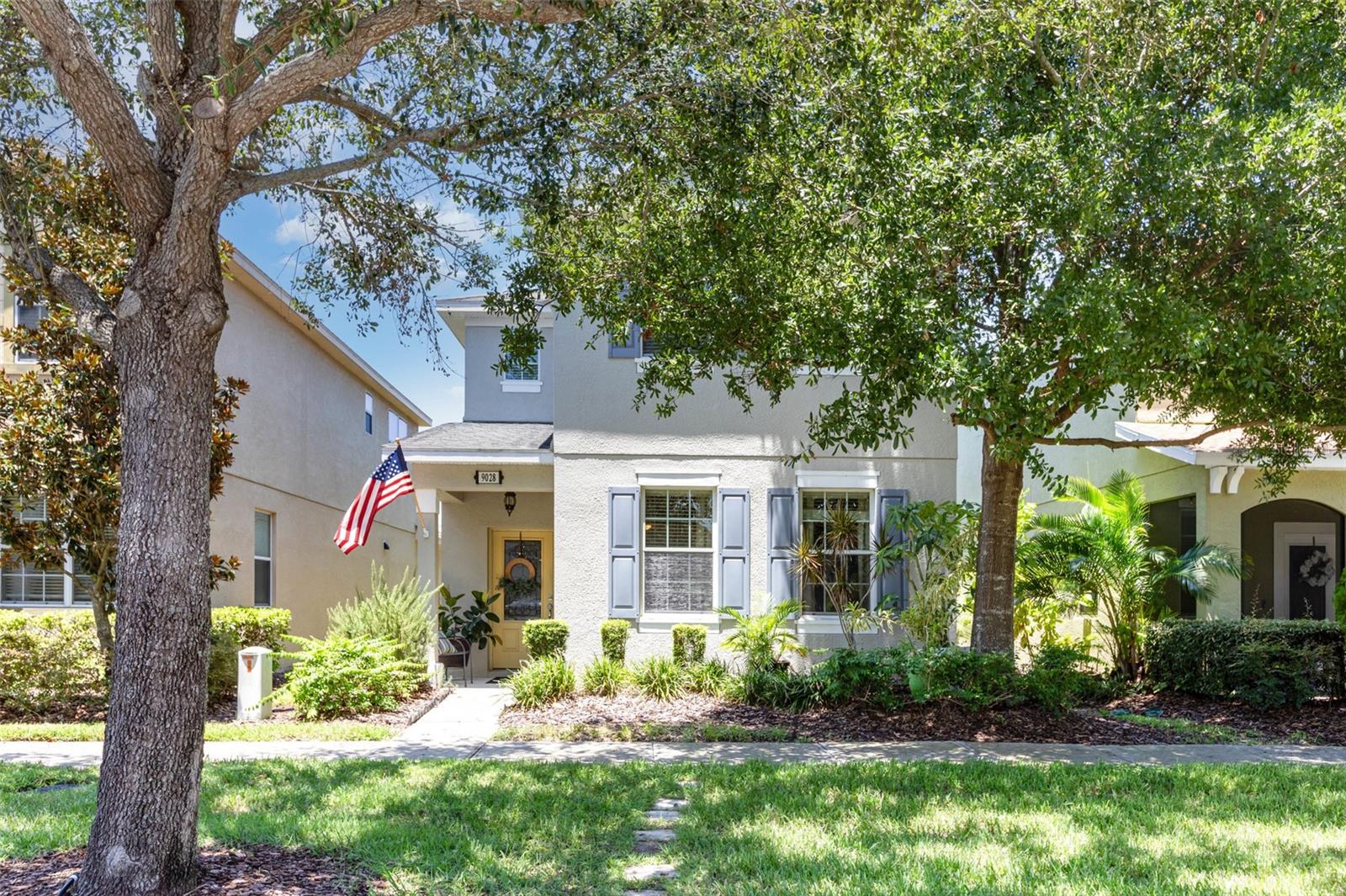 This stunning two-story home offers comfort, style, and convenience in one of Riverview’s most desirable neighborhoods. Featuring an open-concept layout, high ceilings, and a modern kitchen with granite countertops and stainless steel appliances, this home is perfect for everyday living and entertaining.
Upstairs includes a spacious master suite, versatile loft, and additional bedrooms ideal for family or guests. Scheddule your showing today