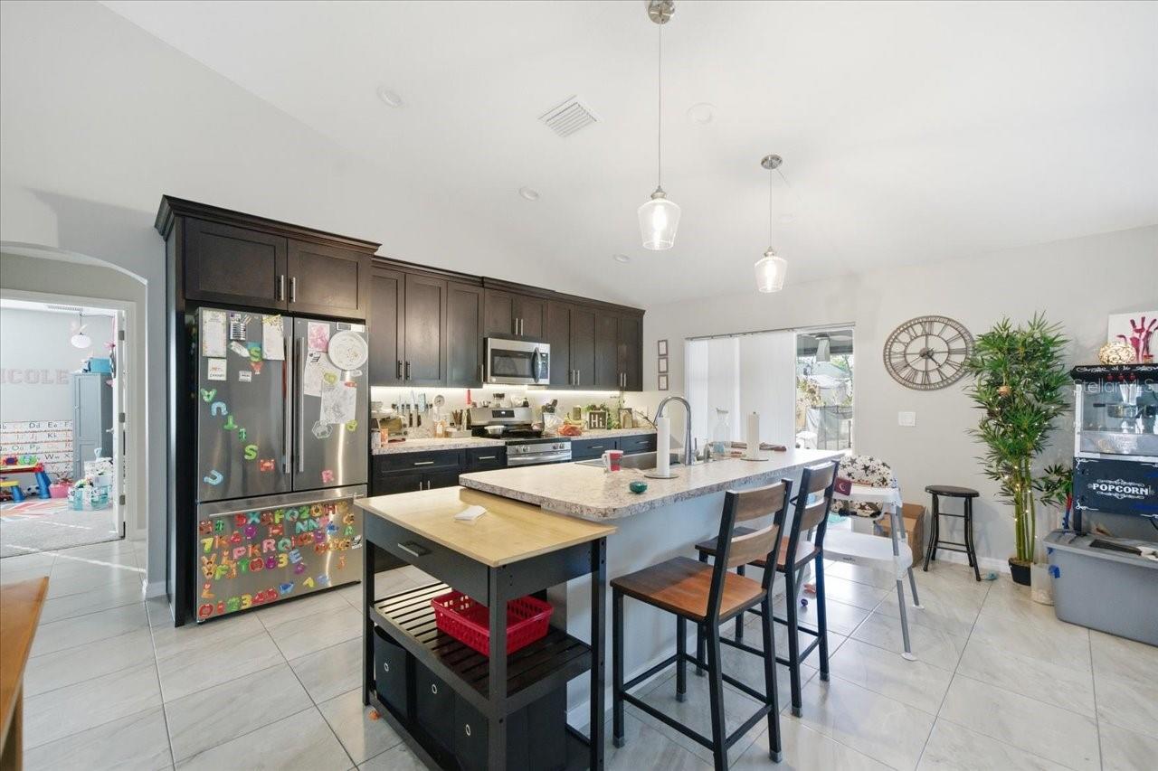 ROYAL HIGHLANDS - Residential